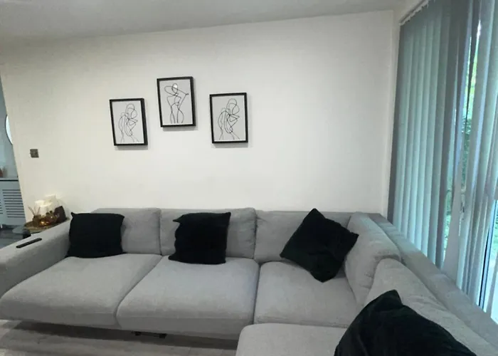 Luxury 1 Bedroom Apartment Bromley
